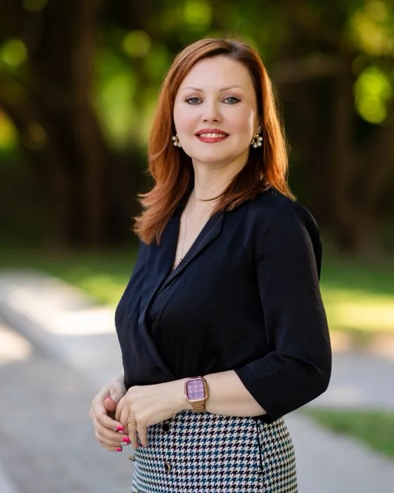 Dina Vel